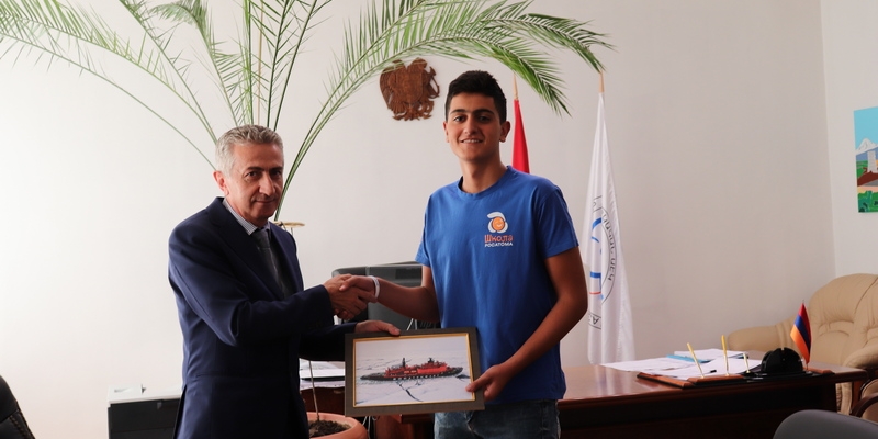 Участие Грака Довлатяна в рейсе на Северный полюс