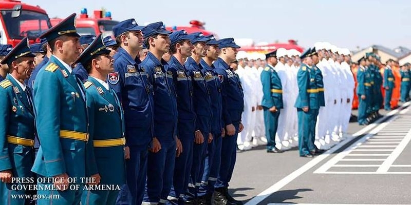 Поздравление Эдуарда Мартиросяна сотрудникам специального пожарного отряда по охране ААЭС