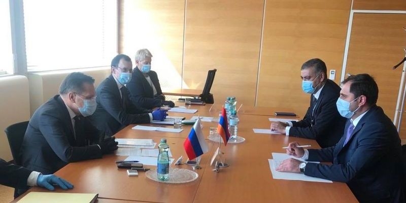 В рамках 64-ой сессии Генеральной конференции Международного агентства по атомной энергии министр Сурен Папикян встретился с генеральным директором Госкорпорации “РОСАТОМ” Алексеем Лихачевым