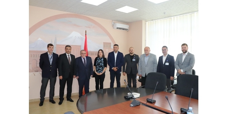 ВИЗИТ ПОСЛА ЧЕШСКОЙ РЕСПУБЛИКИ В РА И РУКОВОДИТЕЛЕЙ ЧЕШСКИХ ОТРАСЛЕВЫХ ОРГАНИЗАЦИЙ НА АРМЯНСКУЮ АЭС