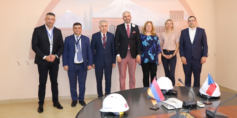 THE CZECH AMBASSADOR TO THE RA VISITS THE ARMENIAN NUCLEAR POWER PLANT