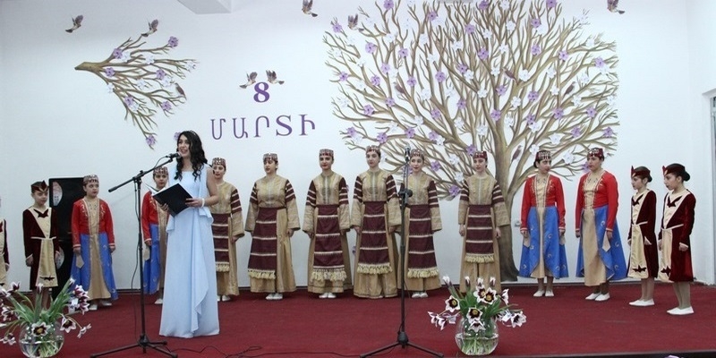 Международный женский день 8 марта